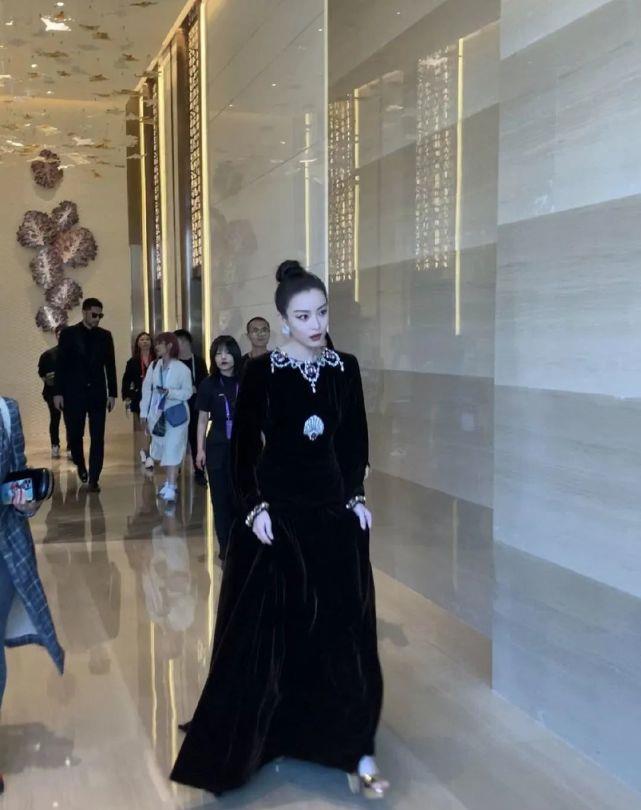 生图|?女星阿娇的新照吓到我了!为何变成这样?