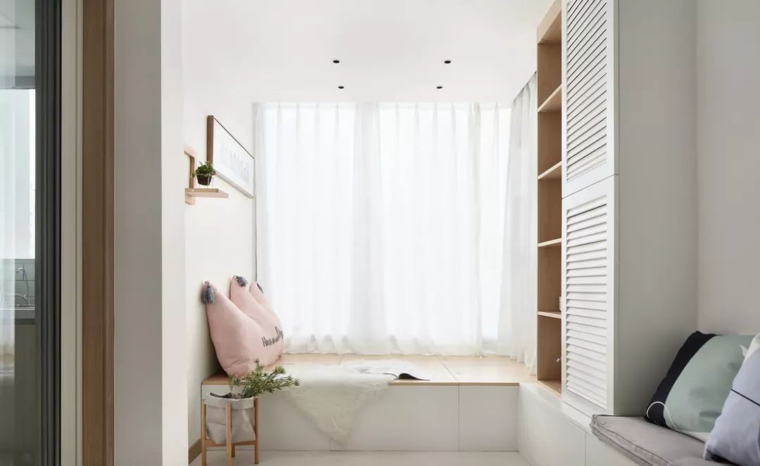 飘窗天天空着，太浪费了！不妨学着这样改成床，客人来了都抢着睡