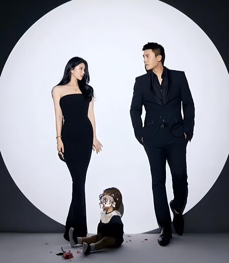 杜淳|杜淳与小12岁娇妻拍照！女方翘臀凹出S曲线，夫妻对视眼神拉丝，很是甜蜜