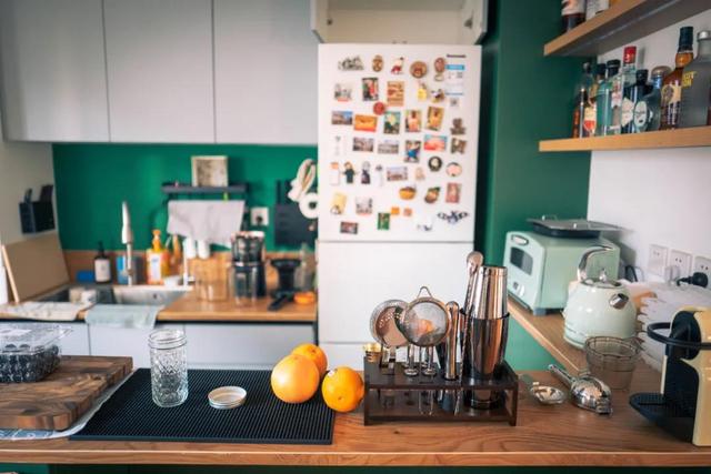 她家85㎡,全屋布置得井井有条,光一个厨房就把我迷住了,晒晒!