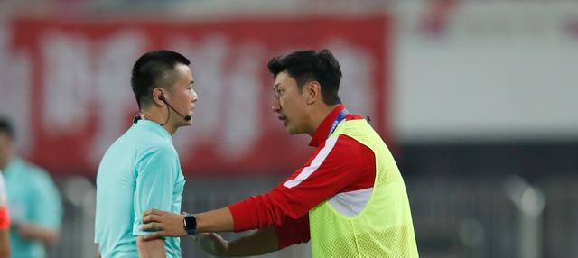 广州队|2-0！中超第3爆冷倒下！广州队踢不过新军，26岁淘汰名将反转出场