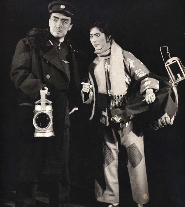 样板戏|样板戏老艺人演的也不错，像赵燕侠、李少春也不次于洪雪飞等人