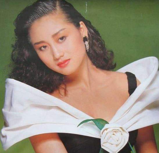 李连杰|1999年,李连杰高调迎娶利智,为何却被港媒10字嘲讽?