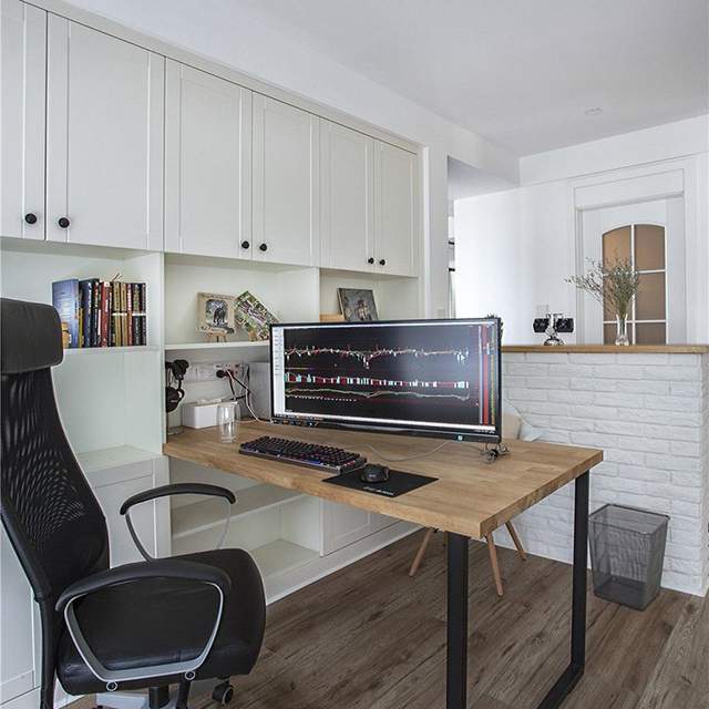 72平高级灰背景墙加上精美壁画大气,开放式阳台有100平的既视感