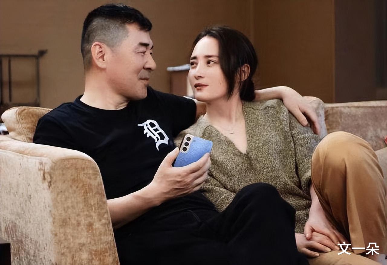 周海媚|单身女星：55岁李若彤太精致，56岁周海媚太浪漫，50岁吴越太真实