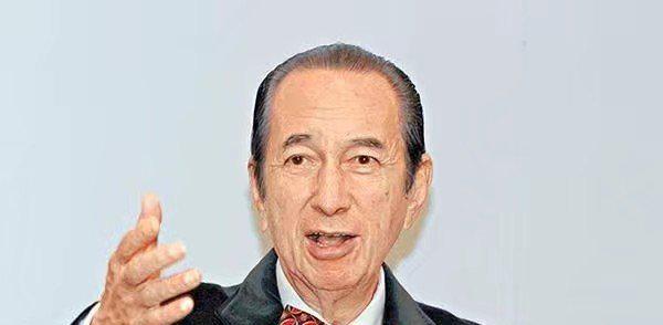 赌王|何超欣：赌王78岁的老来女，因长相酷似利智，一出生就身价700亿