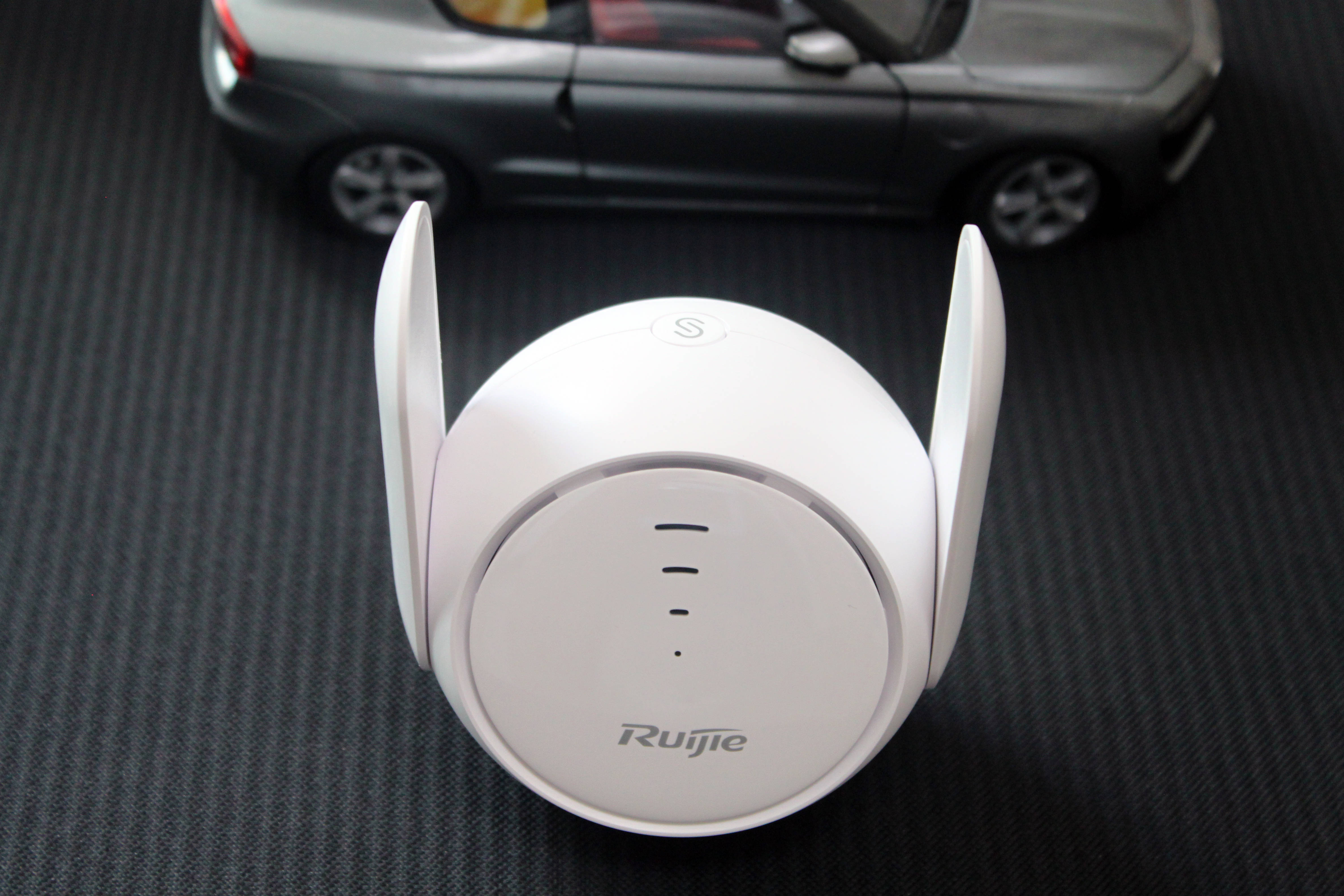 浏览器|家里信号不好一定要换路由器吗？原来1台锐捷小兔子就能解决