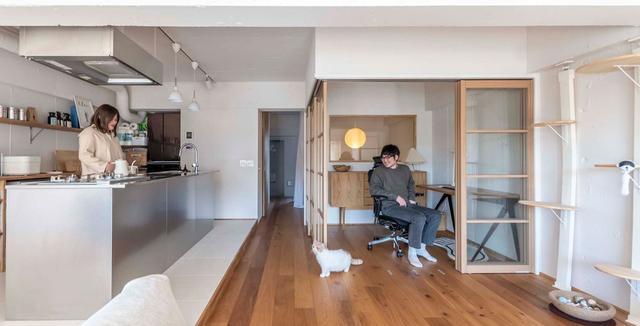 75厨房对面隔出个书房,开放、封闭灵活切换,全屋好显敞亮!