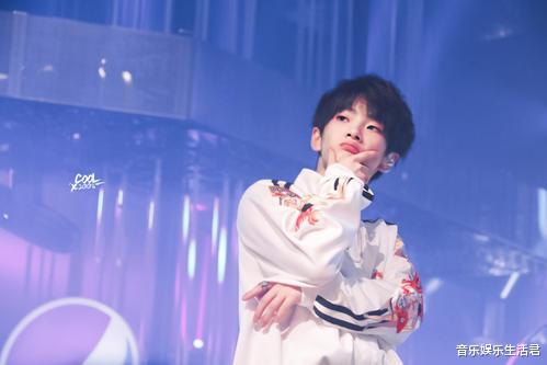 孤勇者|2022年1月音乐人气榜单，肖战《光点》第一，《孤勇者》实至名归