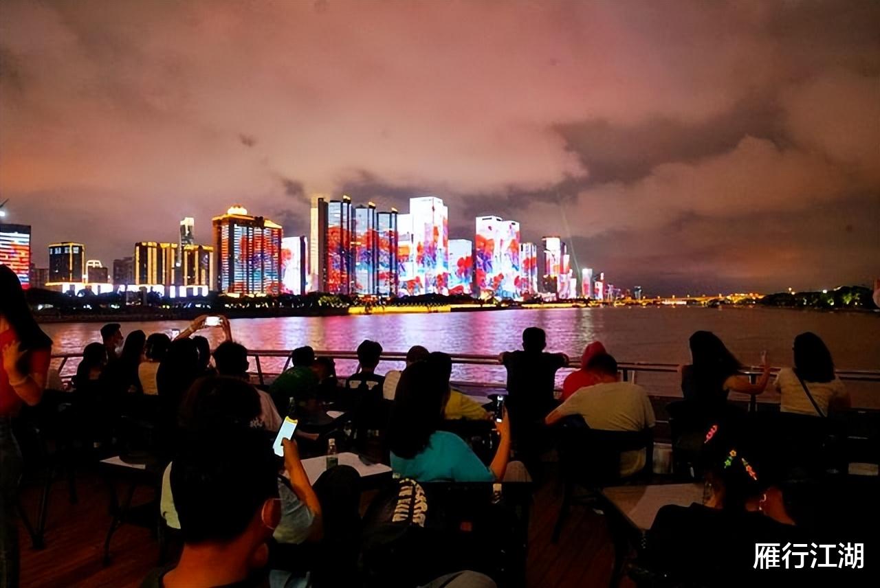 长沙|夏天来长沙，湘江夜游打卡经典城市地标，渔人码头吃小龙虾超过瘾