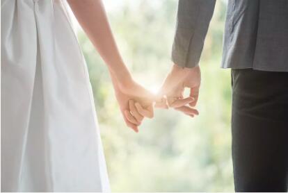 男子白天上班,晚上兼职跑滴滴,结果把妻子给跑没了