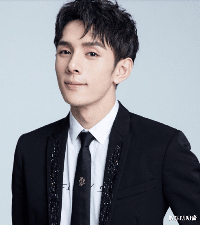 李佳琦|李佳琦给汤臣一品的邻居送大礼包，却遭到嘲讽，网友：吃饱了撑的