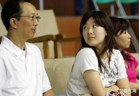 伏明霞|伏明霞:面容苍老欲给70岁老公拼第4胎,爱情至上网友却说算了吧