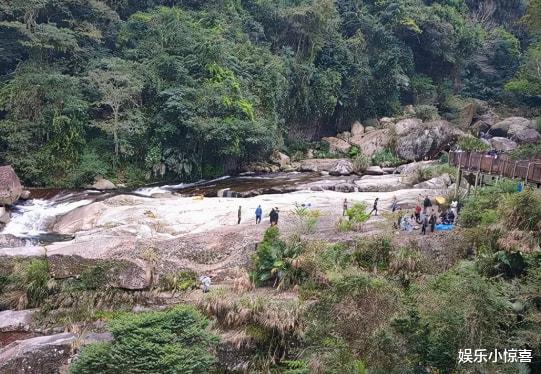 炎亚纶|炎亚纶剧组2人坠亡！炎亚纶罢工众星怒斥，现场照曝光另有内幕