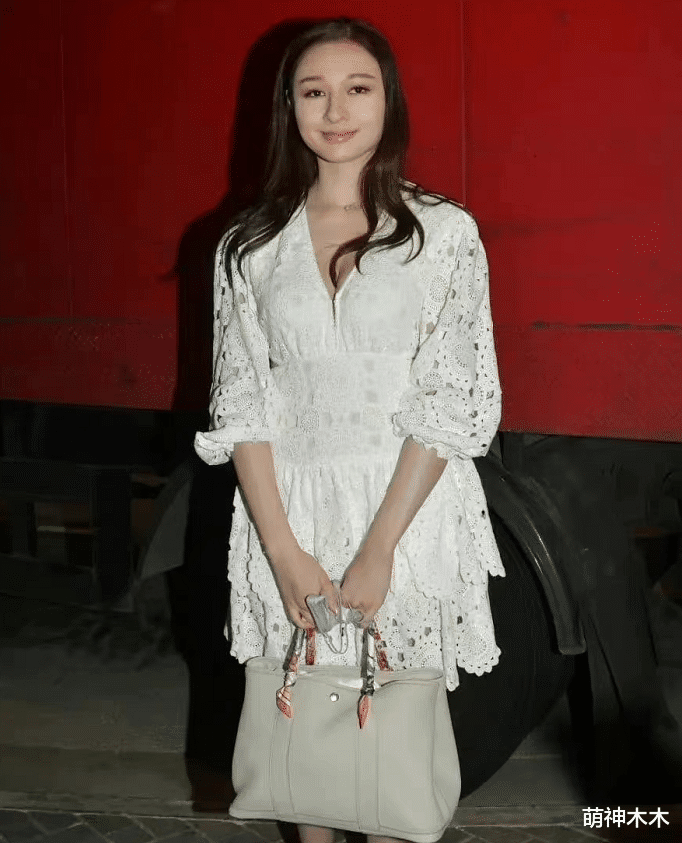 黄忆慈|星二代拼身材！黄多多曲线美，邱淑贞女儿大长腿，曹格女儿很少女