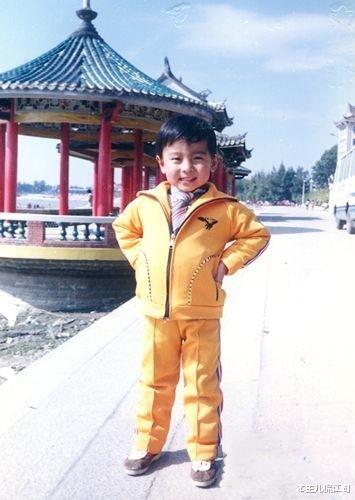 贺刚|贺刚：靠模仿刘德华出道，39岁仍单身一人，出道17年都不红