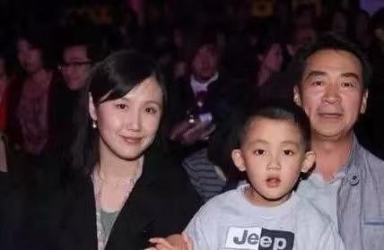 王刚|老来得子的11位明星:一把年纪还要赚奶粉钱,最大与孩子相差81岁