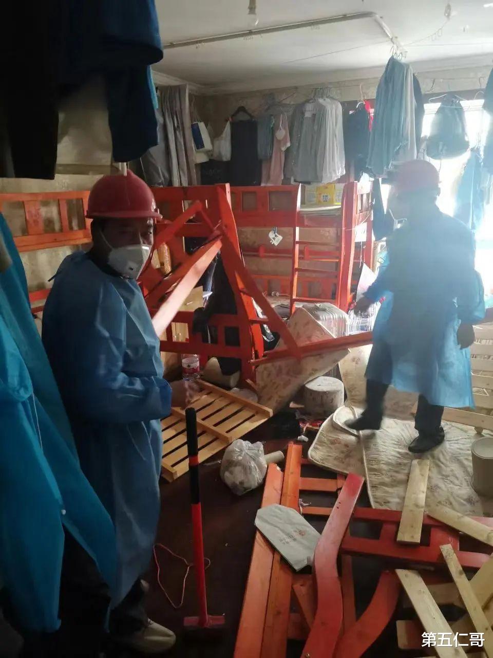 万达|穷人在上海只能住得起群租房,一室住满22人满为患底层心酸谁能懂