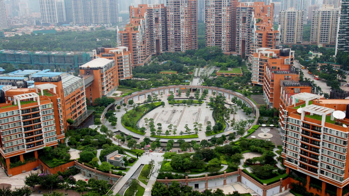 广州市|中国南方的一个繁华城市，商家生意不景气，旅游资源匮乏
