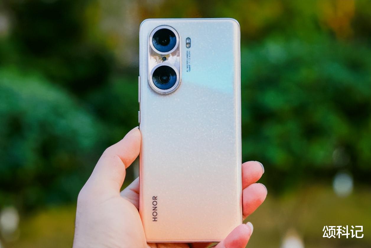 内卷|256GB+一亿像素，从3699元跌落3299元，颜值性价比颇高