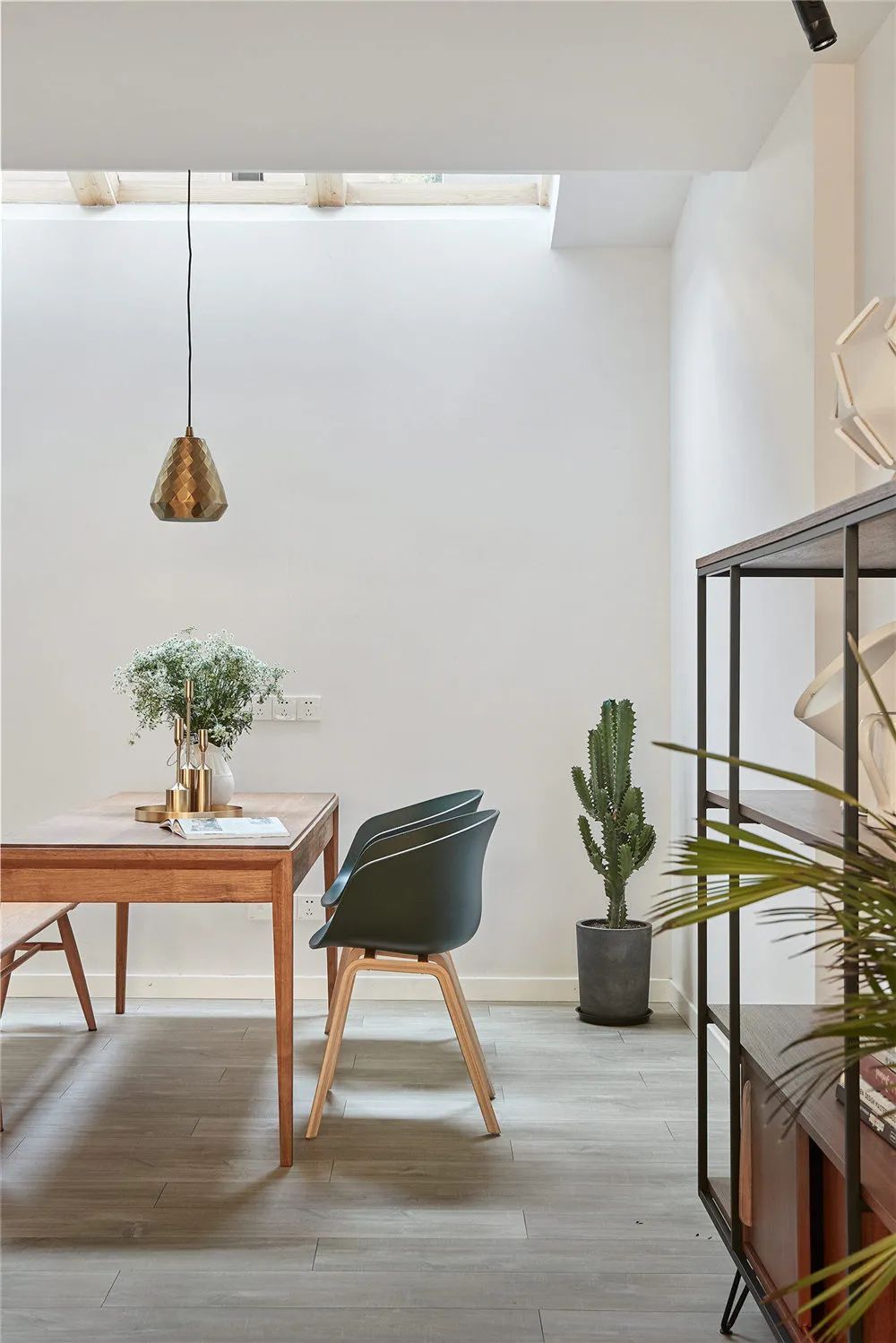 爆改230m2老洋房:通透感+极简风,「大户人家」的动线快来看!