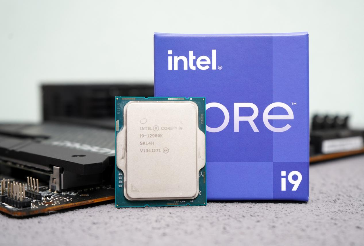 Python|12代酷睿平台,D4内存+PCIe 4.0 SSD才是当下正选?