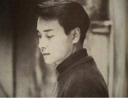 肖战|2003年张国荣从24楼一跃而下,张柏芝自责痛苦:都是我的错……