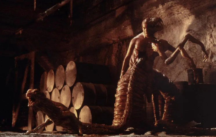 挪威|一把挖出个克鲁苏,这个恐怖片有毒