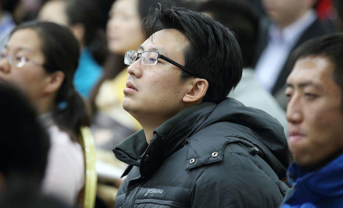 年终奖|我跟老板创业3年领1000奖金，别的同事领8千，辞职后被喊去办公室