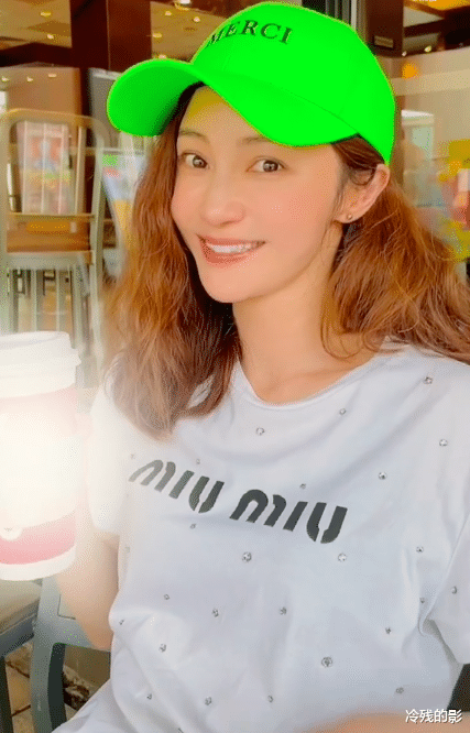 姚笛|姚笛终于开始反击,怒发戴绿帽子视频,配文嘲讽老公多次出轨!