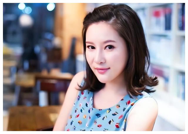 18年后再看袁茵，才知道她当年为何离开侯耀文，转身嫁给了戴志诚