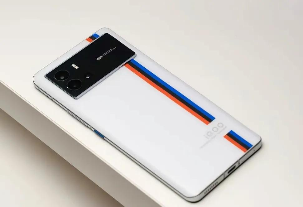 gen.g战队|1月份换新机，内行人建议“一步到位”，这4款手机再用三年没问题