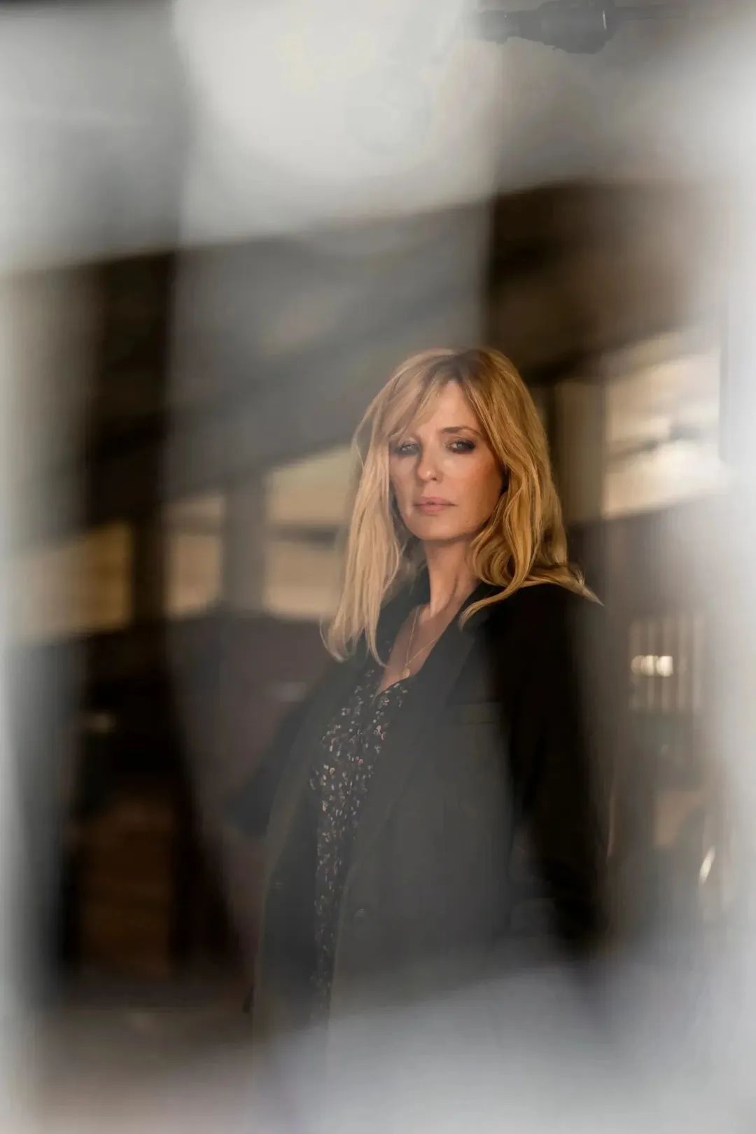 黄石|《黄石》中“大杀四方”,她走的每一步,都底气实足