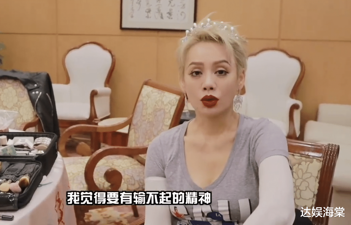 周深|宁静回归《浪姐3》，犀利发言登上热搜，网友：要卷起来的节奏？