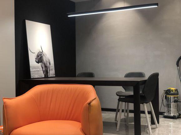 135平米新房装修费花了32万,经历6个月,朋友都说客厅效果太棒了