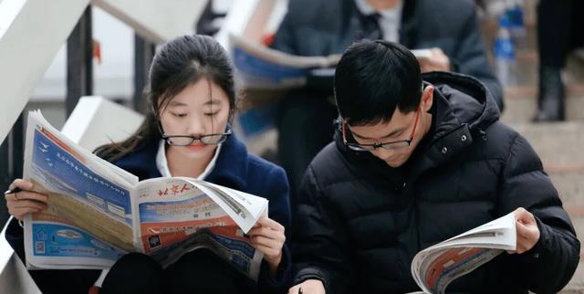 大学生|大学生拒绝成为廉价劳动力,2200万岗位招聘遇冷,理由是工资太低