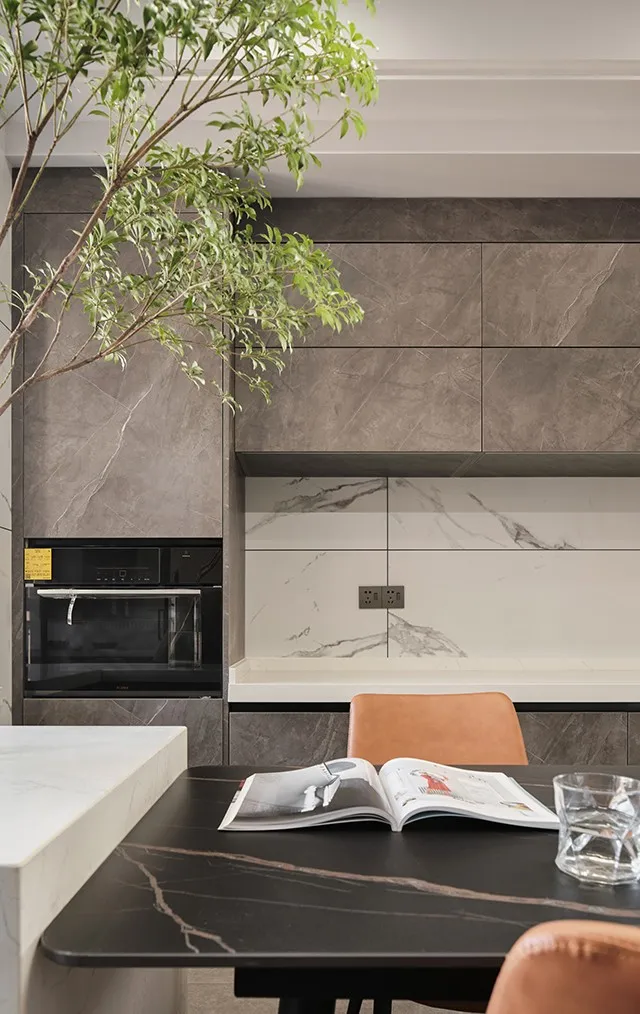 220㎡现代简约 | 橙风破浪，不同领域构筑理想生活