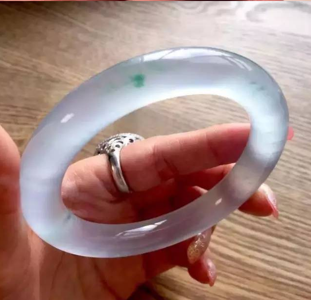 冰种翡翠|夏天就需要这样的“冰”翡翠，透心凉！