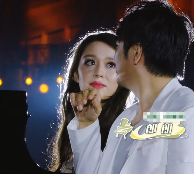 郎朗|郎朗太幸福了，爱妻为他牺牲太多，吉娜的“望夫眼”充满深爱