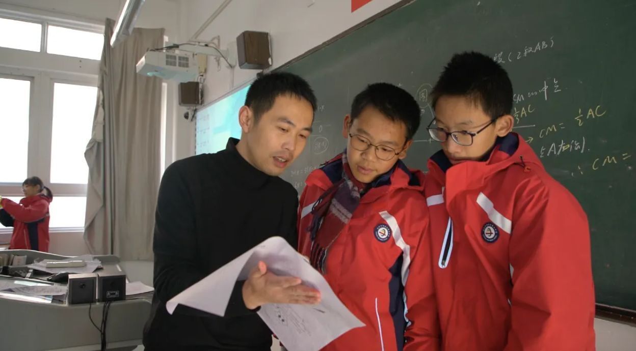 公立学校|非师范生考了教资,能去公立学校当老师吗?该如何查询相关信息?