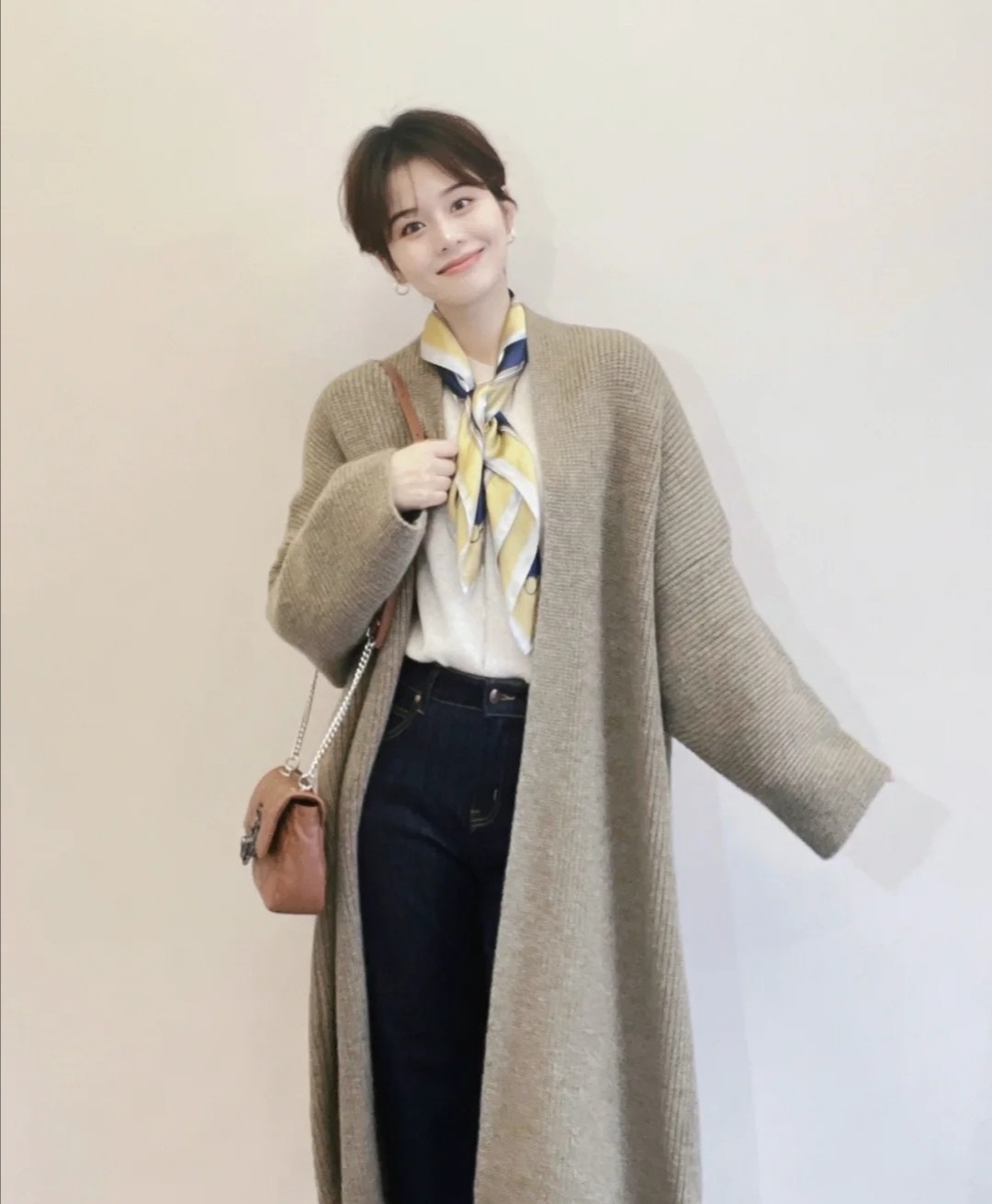 穿衣搭配 短发女性秋季这样穿搭！时尚减龄又显气质，利落大方又有品位