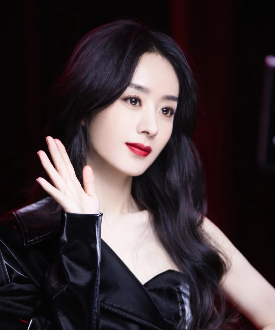 赵丽颖|赵丽颖黑色深V连衣裙气质满分