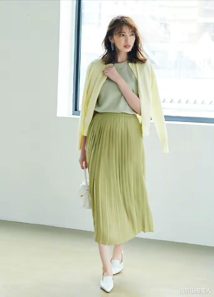 放弃“中国大妈式穿搭”吧！瞧日本主妇这样穿，是有多高级洋气