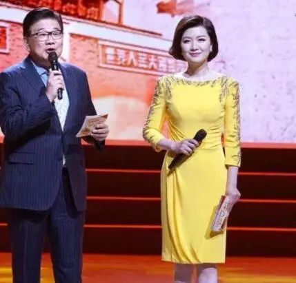 谢娜|谢娜东方卫视春晚献唱,或顶替原主持成新一姐?要彻底抛弃老东家