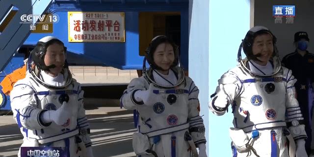 技术“落后”?美国早不提了,为何神舟十四号航天员还手提箱子?