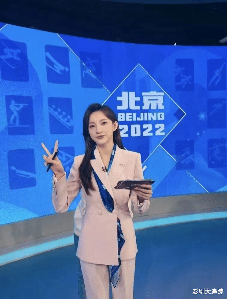 央视|央视美女马凡舒晒生活照,健身照秀大长腿,上万手机挂金墩墩慕了