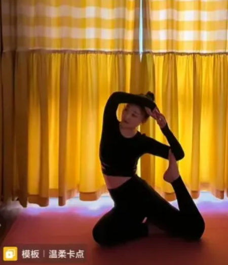 陈亚男|陈亚男穿紧身衣练瑜伽，看起来很有料！悄悄试水直播或要全面复出