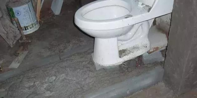 卫生间马桶位置不合理,怎么移?这样挪永远不堵不臭,还简单!