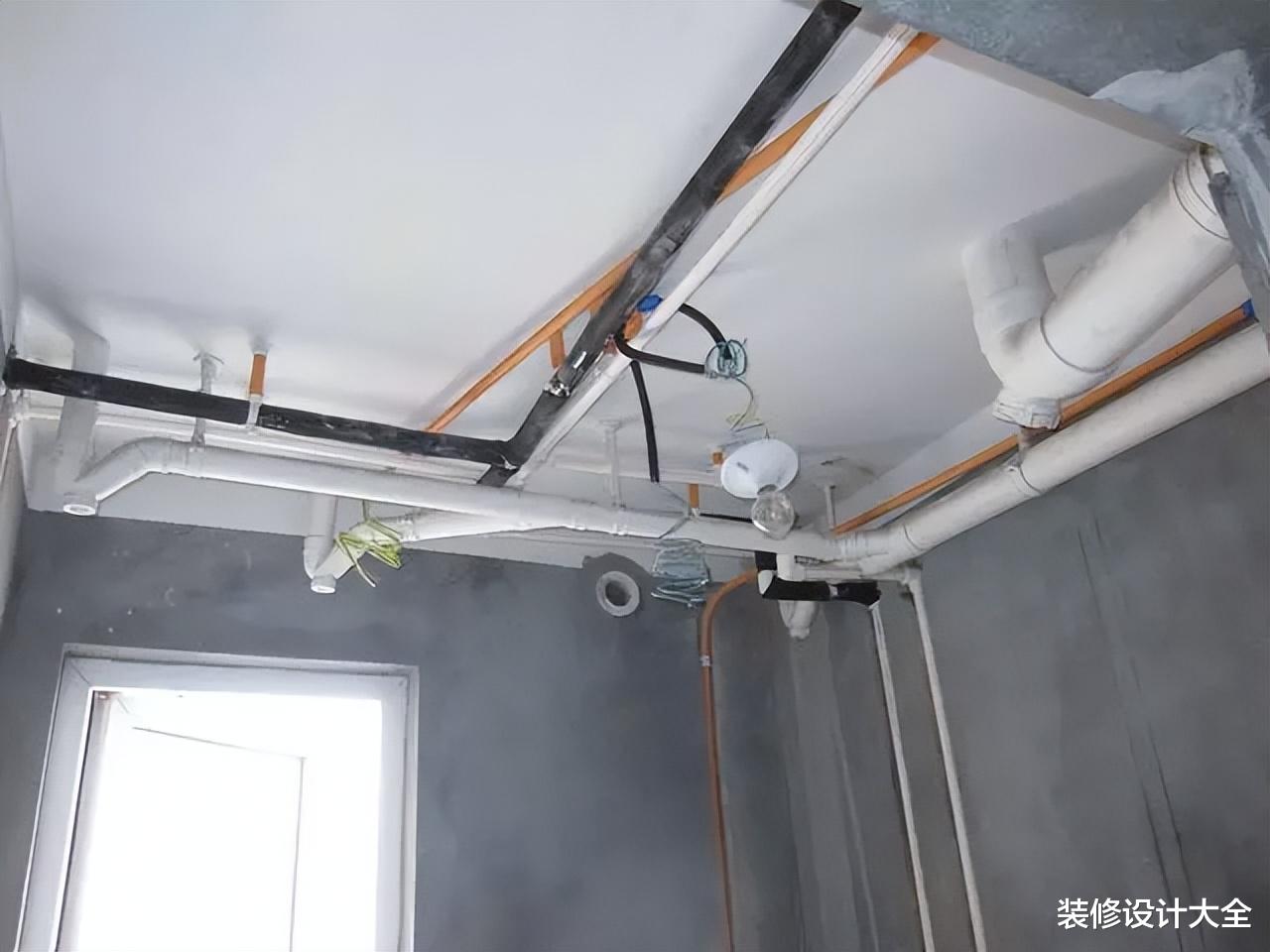 装修公司非要水管走顶，一算账我傻眼了，多亏请教了水电师傅 ！
