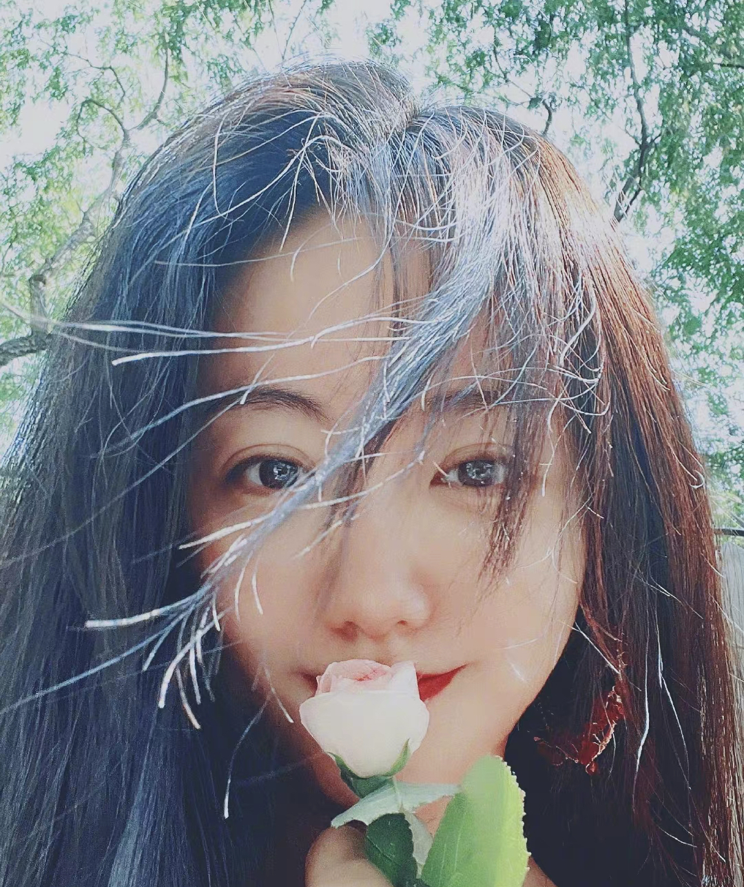 杨蓉|演员杨蓉迎41岁生日，朱一龙亲自发文为其庆生，连续八年未曾间断